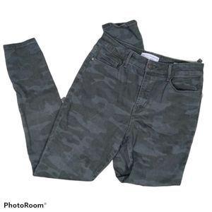 Sanctuary high rise skinny camo jeans size 28